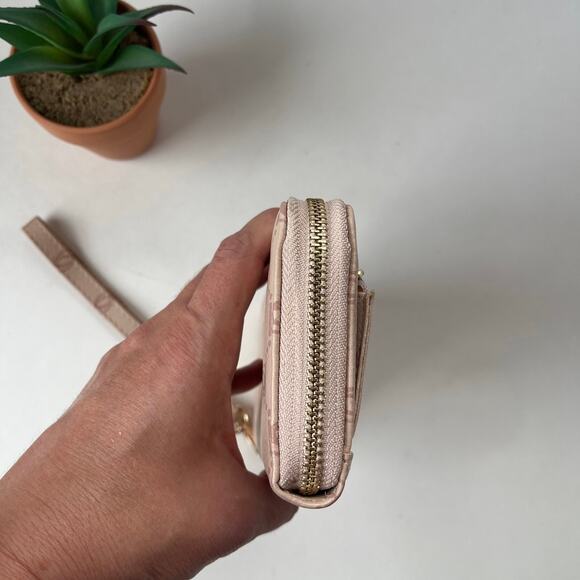 Y2K Bebe Pink Clutch Wristlet Wallet Faux Leather Logo Embossed Zip Preppy Glam - Picture 3 of 8